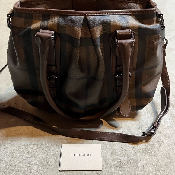Authentic Burberry handbag (crossbody, shoulder, or hand carry) - Picture 5 of 11